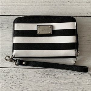 Pre-Owned Michael Kors Esstential Zip Wallet